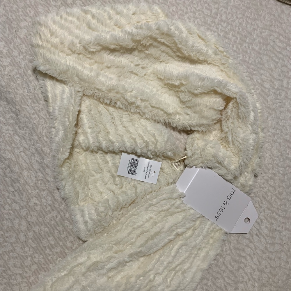 Mia & Tess Circle Scarf